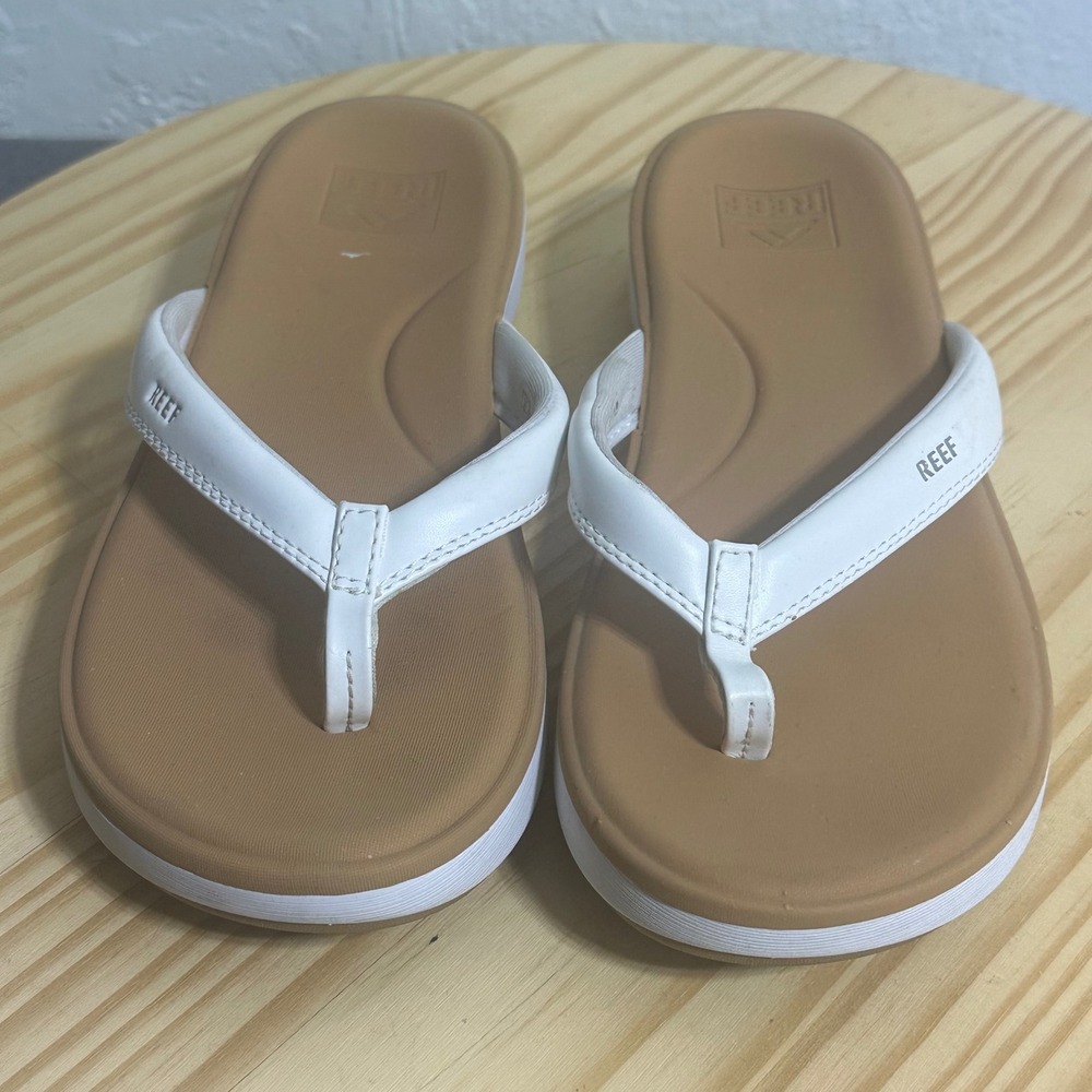 REEF Cushion Cloud Womens 8 White Tan Flip Flops Comfort Beach Sandals